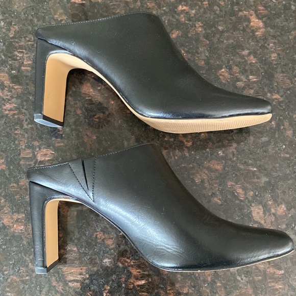 Black mules 🖤 - Picture 3 of 7